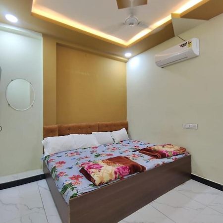 אויאיין Hotel Chhavi מראה חיצוני תמונה