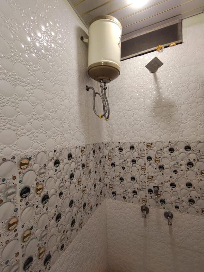 אויאיין Hotel Chhavi מראה חיצוני תמונה